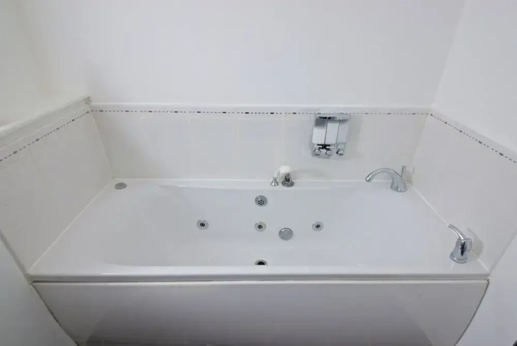 Impeccable 2-bed Apartment