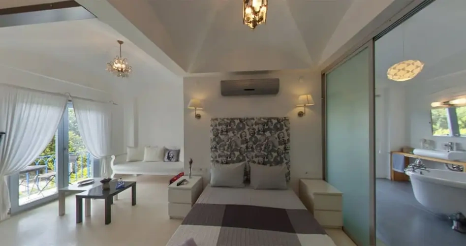 Deluxe Double room with balcony and with sea view