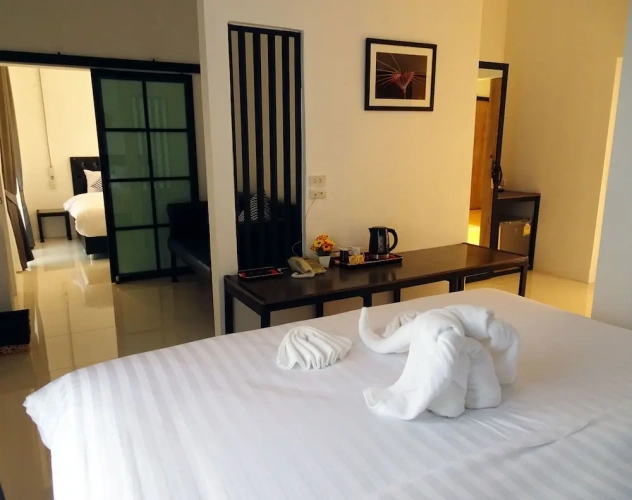 2 Bedrooms Standard Double Family room with view