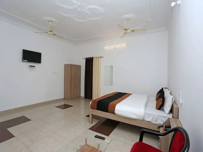 Oyo 11069 Hotel Star Inn