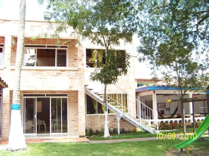Bungalow with balcony