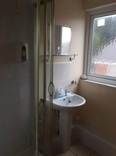 Economy Quadruple room