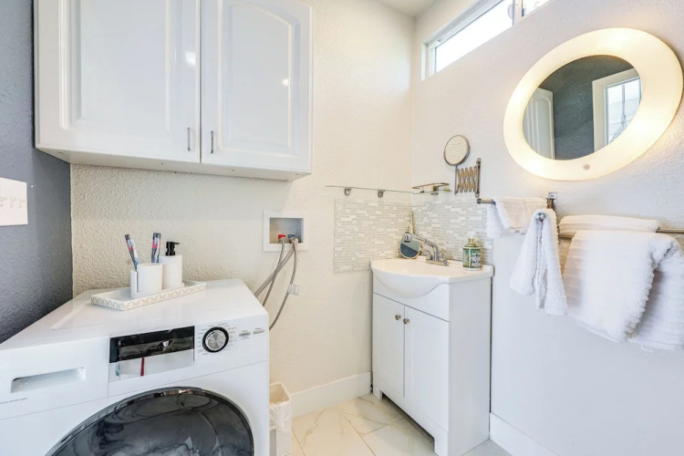 Golf, Shop & Hike: Sleek Rancho Mirage Studio