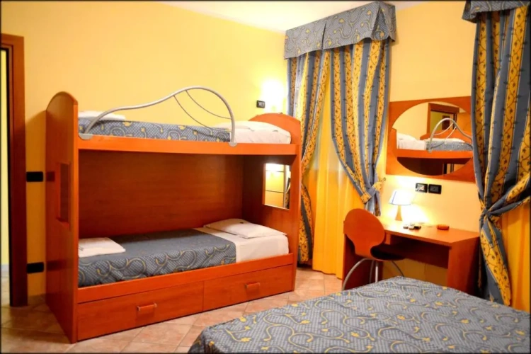 Standard Quadruple room
