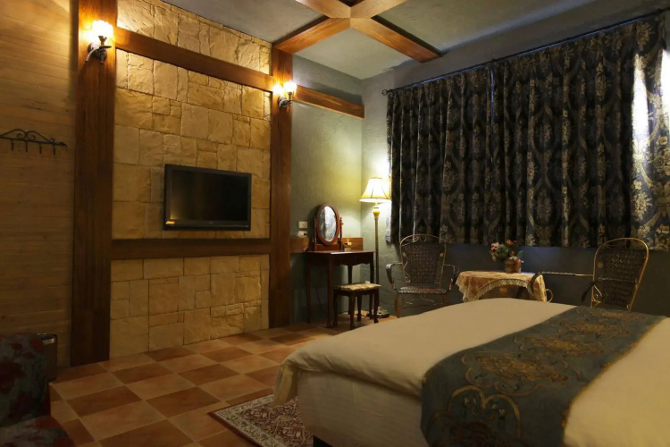 Yuga House