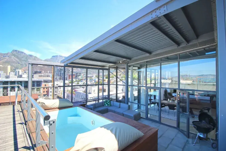 Hillhouse Penthouse 7th Floor