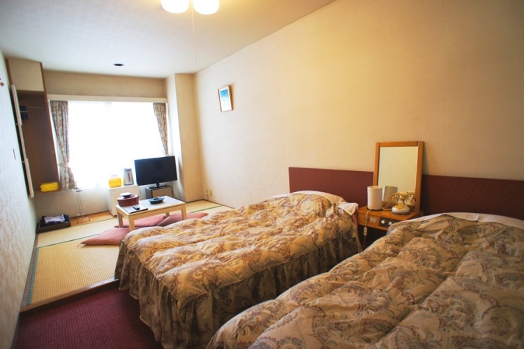 Standard room with mountain view