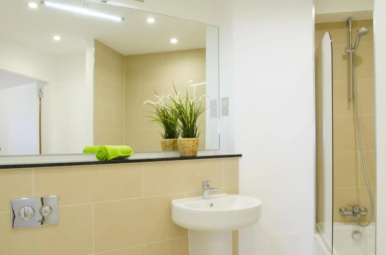 2 Bedrooms Apartment