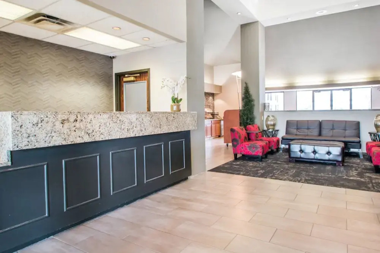 Clarion Inn & Suites Springfield