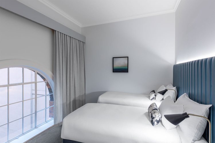 2 Bedrooms Apartment