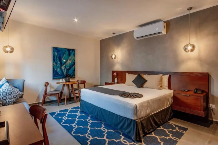 Deluxe Suite