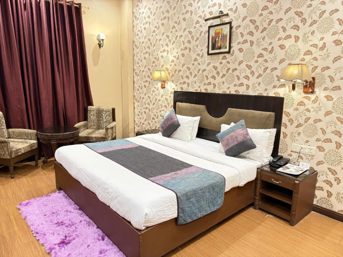 Hotel Diplomat Residency