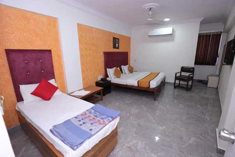 Hotel Runway Inn