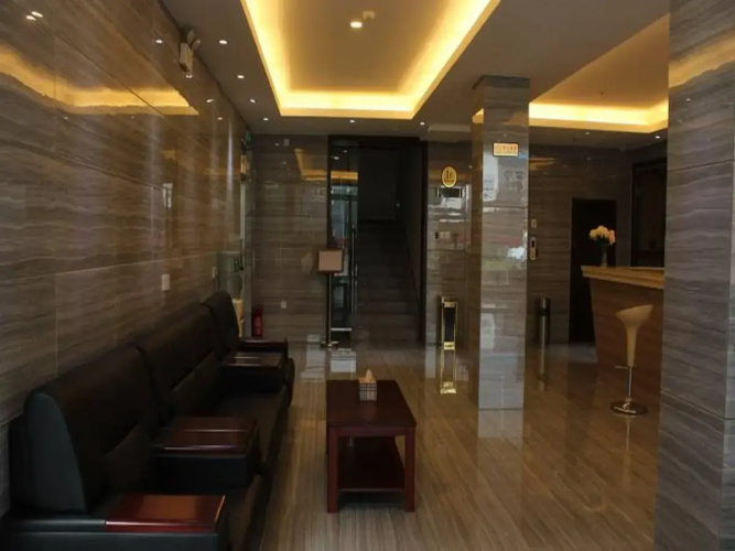 169 Business Hotel
