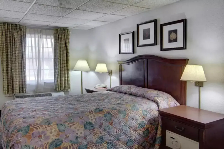 Econo Lodge Conference Center
