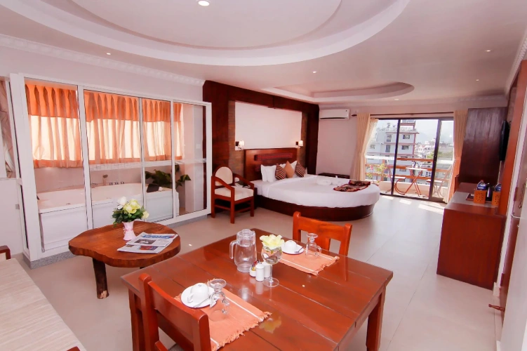 Deluxe Suite