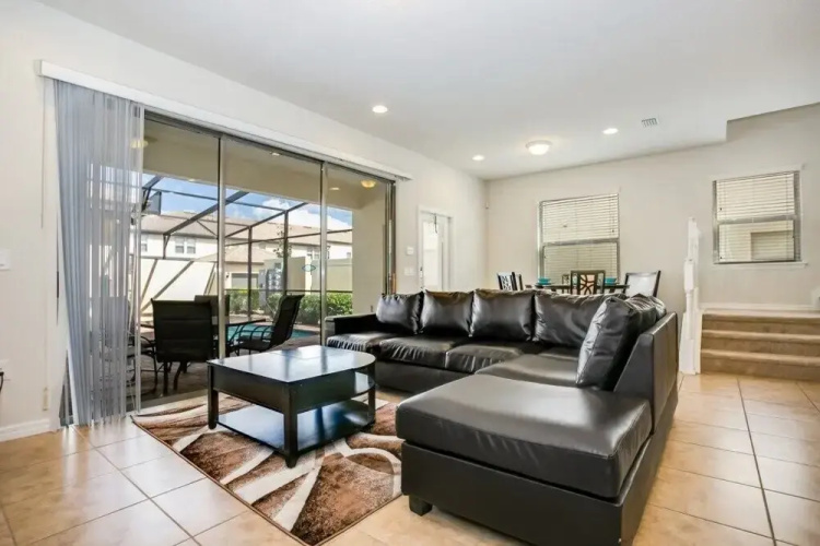 Adriatico Villa Windsor At Westside