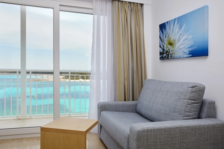 Superior Twin room with balcony and with sea view