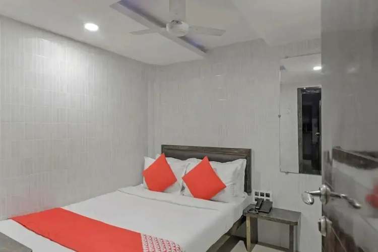 Hotel Paris Residency
