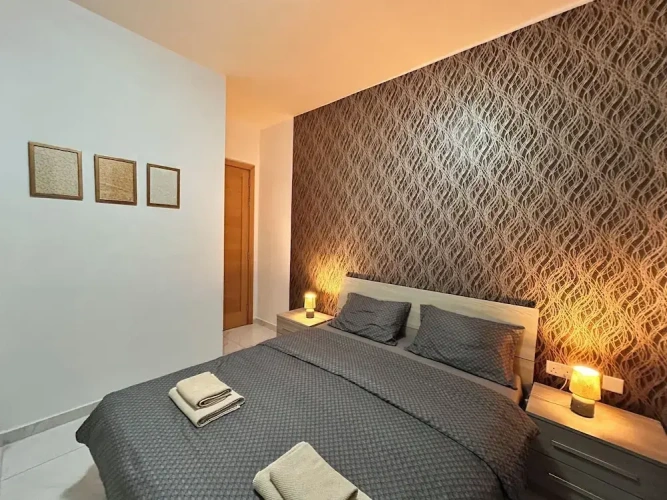 Deluxe Apartment