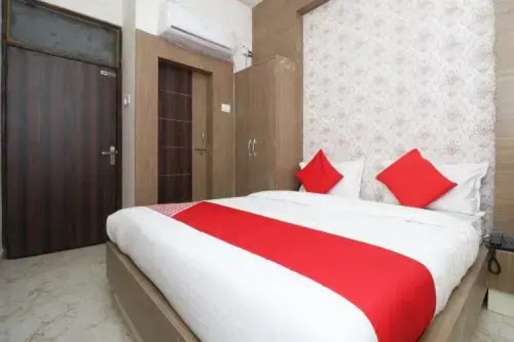OYO Flagship 22705 Triveni Inn