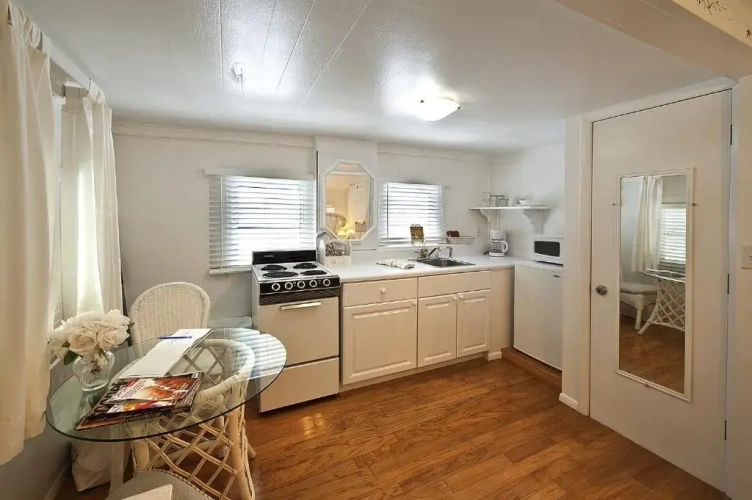 Standard Bungalow