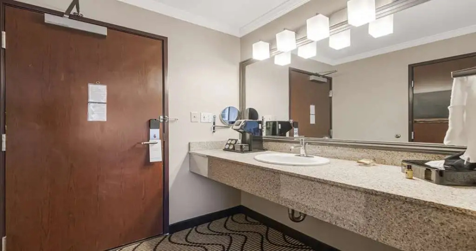 Best Western Plus Orchid Hotel & Suites photo 24