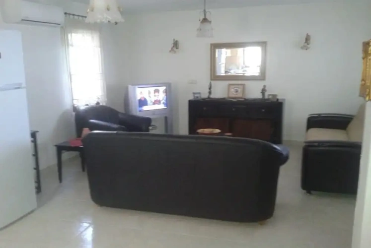 4 Bedrooms Villa