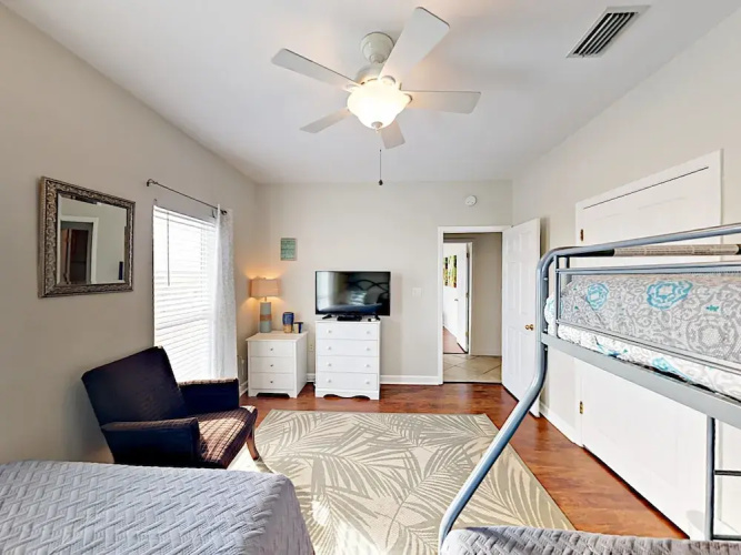 3BR on Mobile Bay, 1 Block to Beach