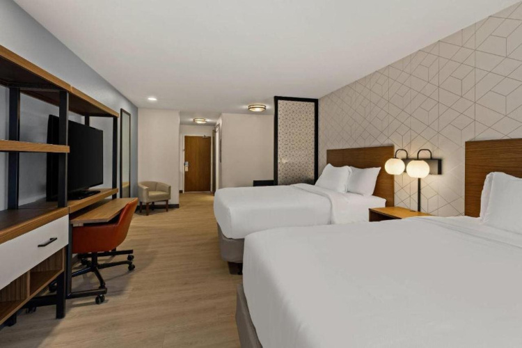 Everhome Suites Denver Airport