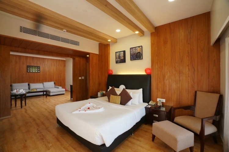 Luxury Suite with balcony