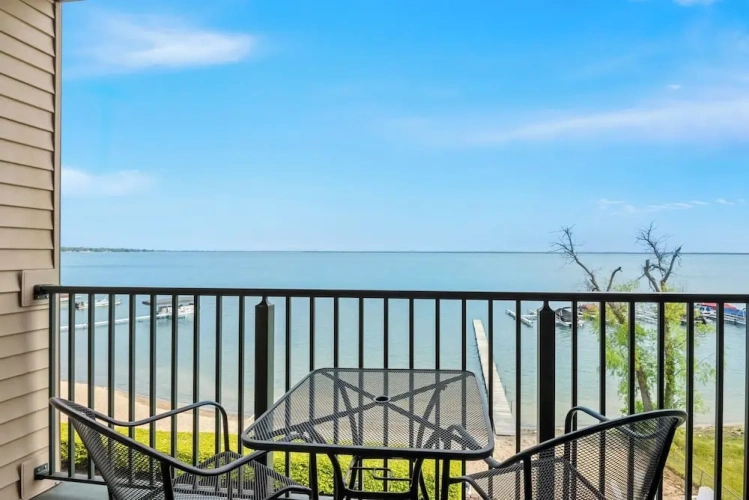 Standard Quadruple room with balcony