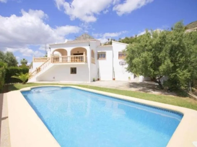 3 Bedrooms Villa