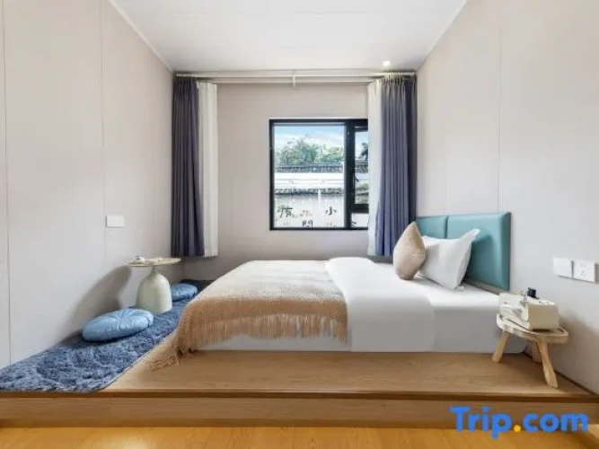 2 Bedrooms Standard Family room