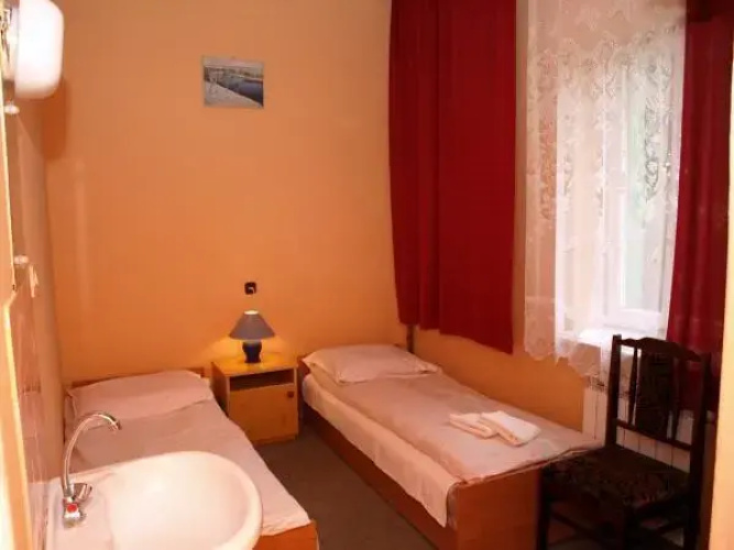 Hotelik nad Stawem