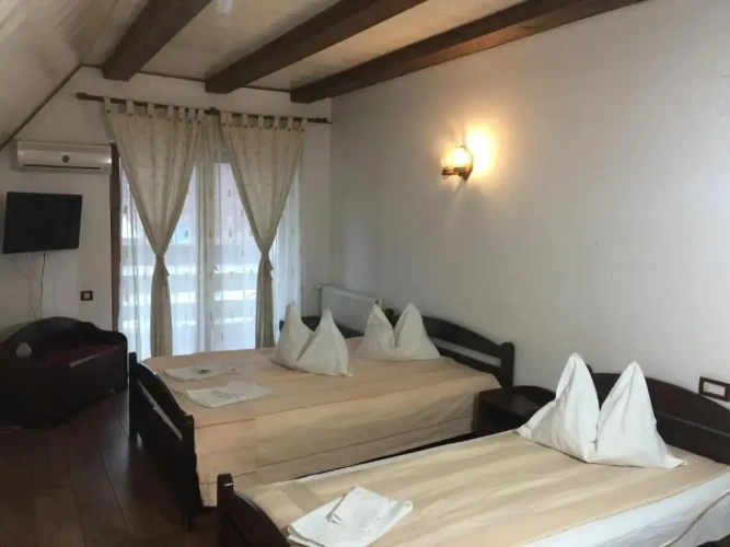 Economy Triple room