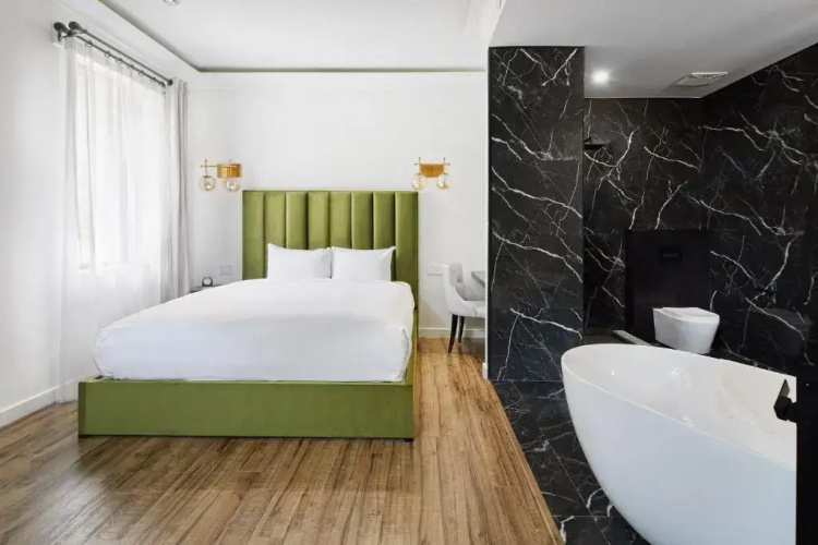 Mount Alverno Luxury Resorts