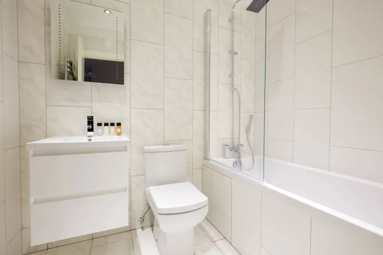 Charming 2BR West End Suites by Sonder