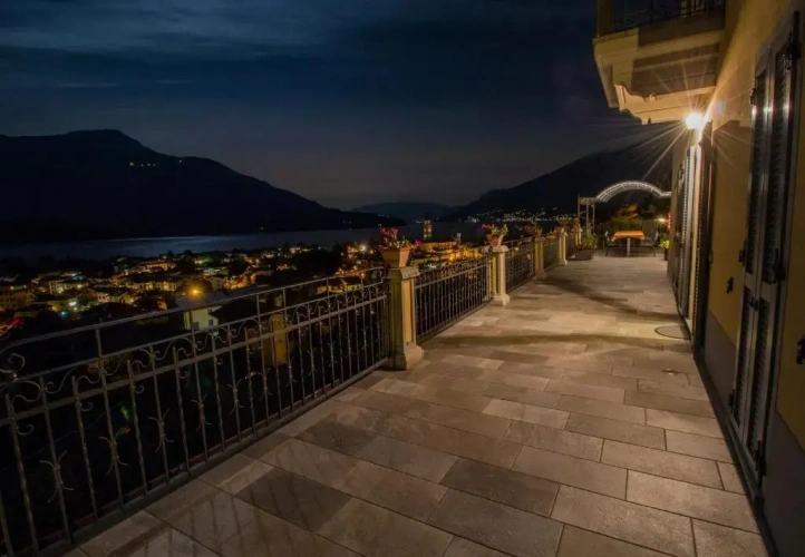2 Bedrooms Penthouse Apartment with lake view