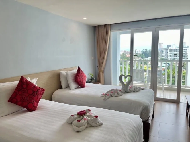 Deluxe Twin room with balcony and with city view