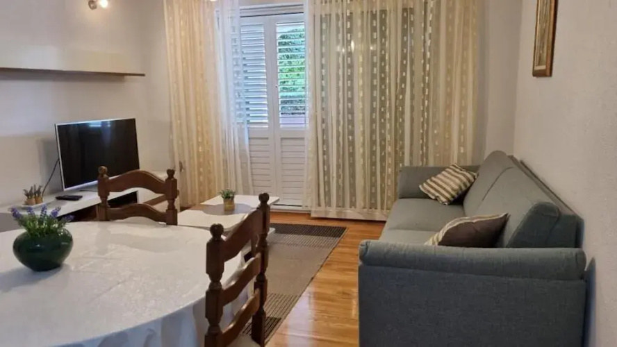 Apartment Ljiljana