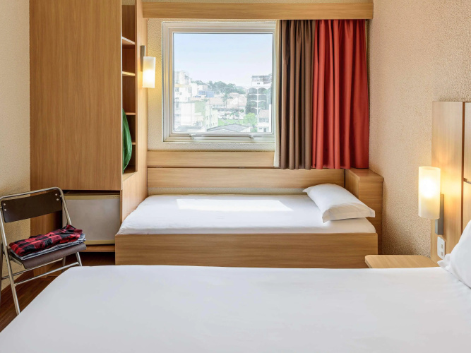 ibis Blumenau