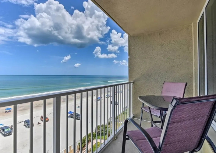 Apartment with balcony