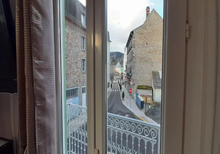 Meublé 2 chambres Wifi balcon 52m2 Centre La Bourboule