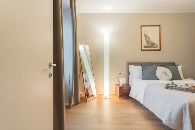 V. Suite on Lake Como by Rent all Como