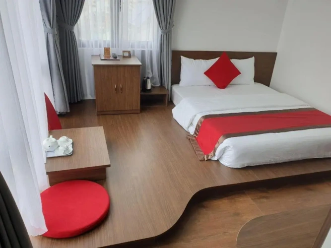 Suite with city view