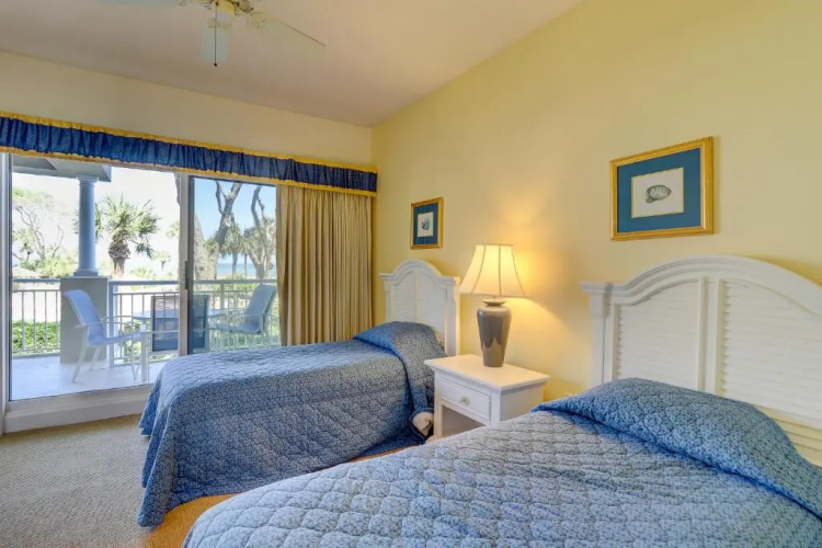 5106 Hampton Place 2 BR Oceanfront