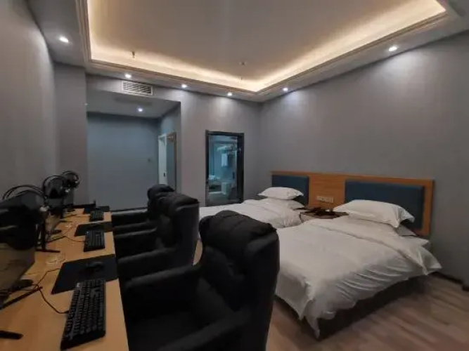 92 Bayin Box Entertainment Hotel