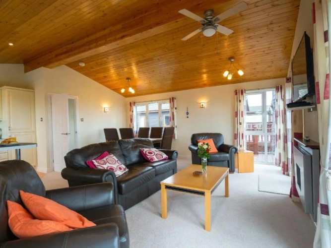 3 Bedrooms Chalet