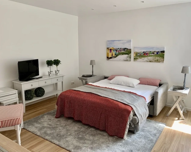2 Bedrooms Apartment